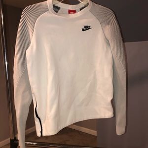 nike crew neck